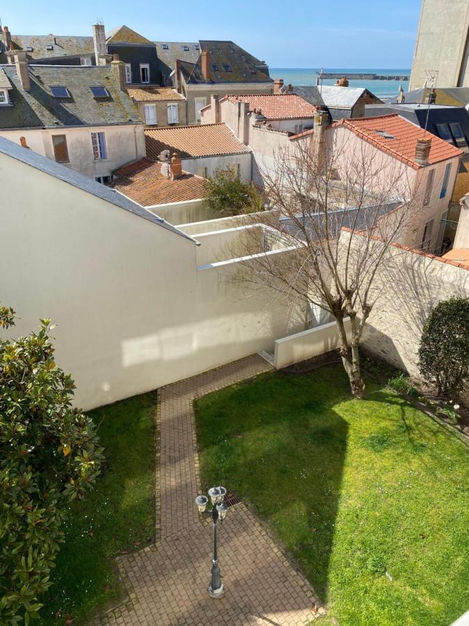 Le Kifanlo - Appartement Avec Une Grande Terrasse Vue Mer Et Plage A 100 M لي سابلِ دولونْ المظهر الخارجي الصورة